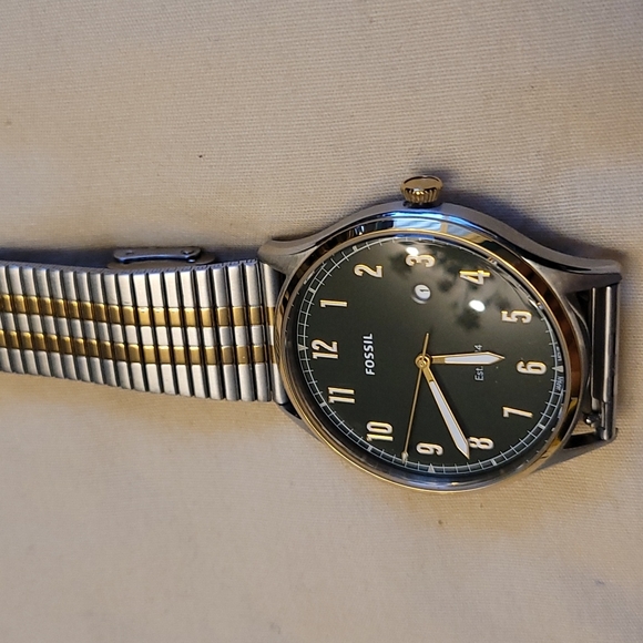 Mens green and gold fossil watch - Picture 2 of 3